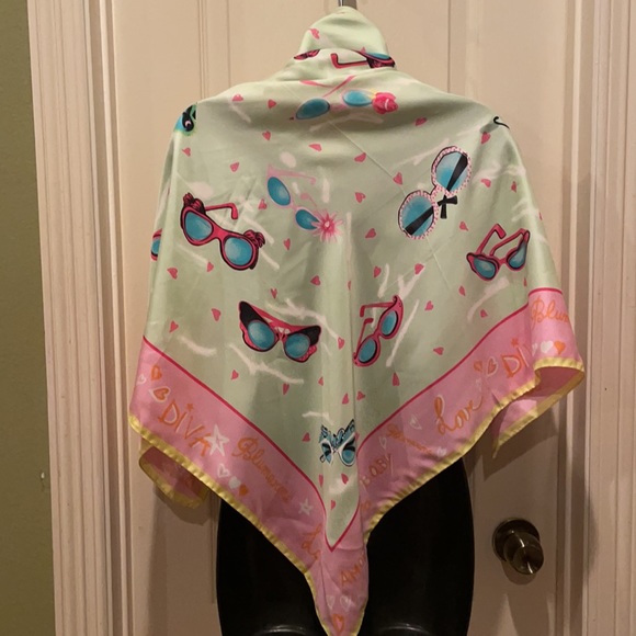 Blumarine silk scarf 🧣 - Picture 2 of 10
